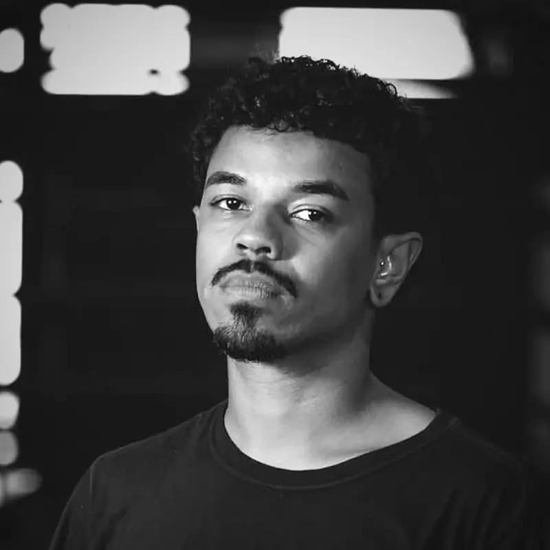 Leandro — Cara do Vídeo